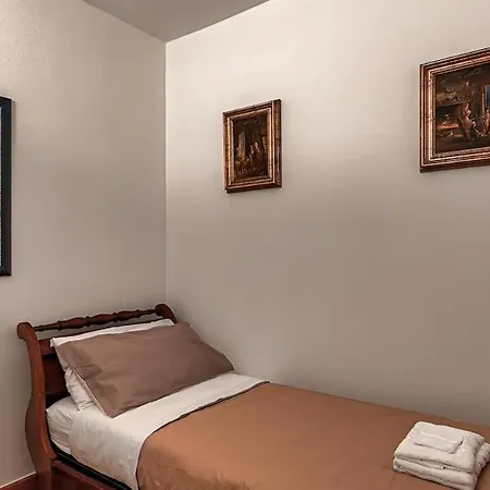 Arena 500m Vintage Apartment *