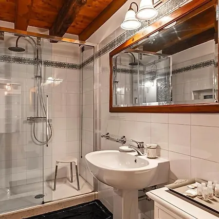 Arena 500m Vintage Apartment